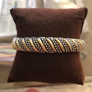 Bangle bracelet